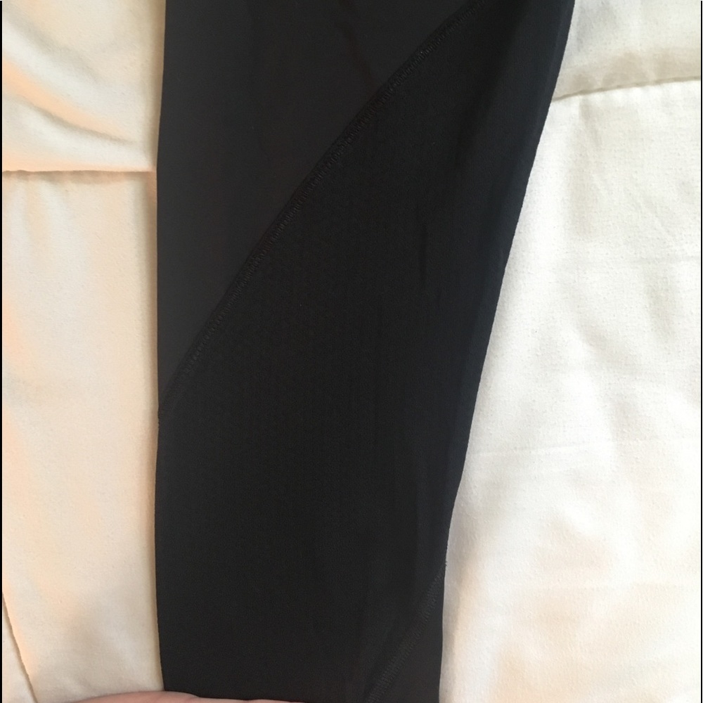 Black Lululemon high rise cropped leggings